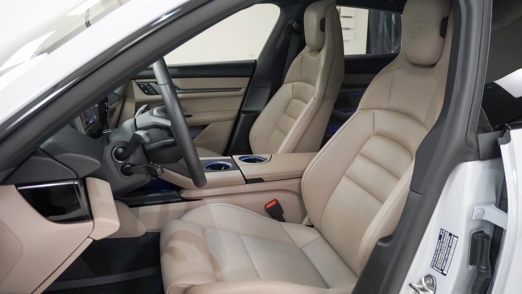 Certified 2025 Porsche Taycan 4S image 5