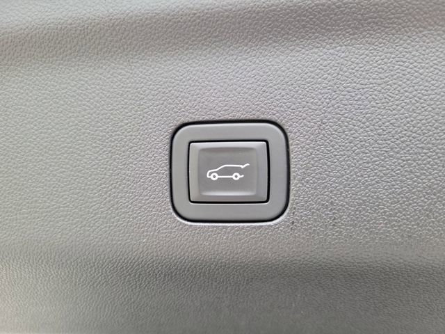 Certified 2025 Chevrolet Suburban Premier AWD/4WD image 14