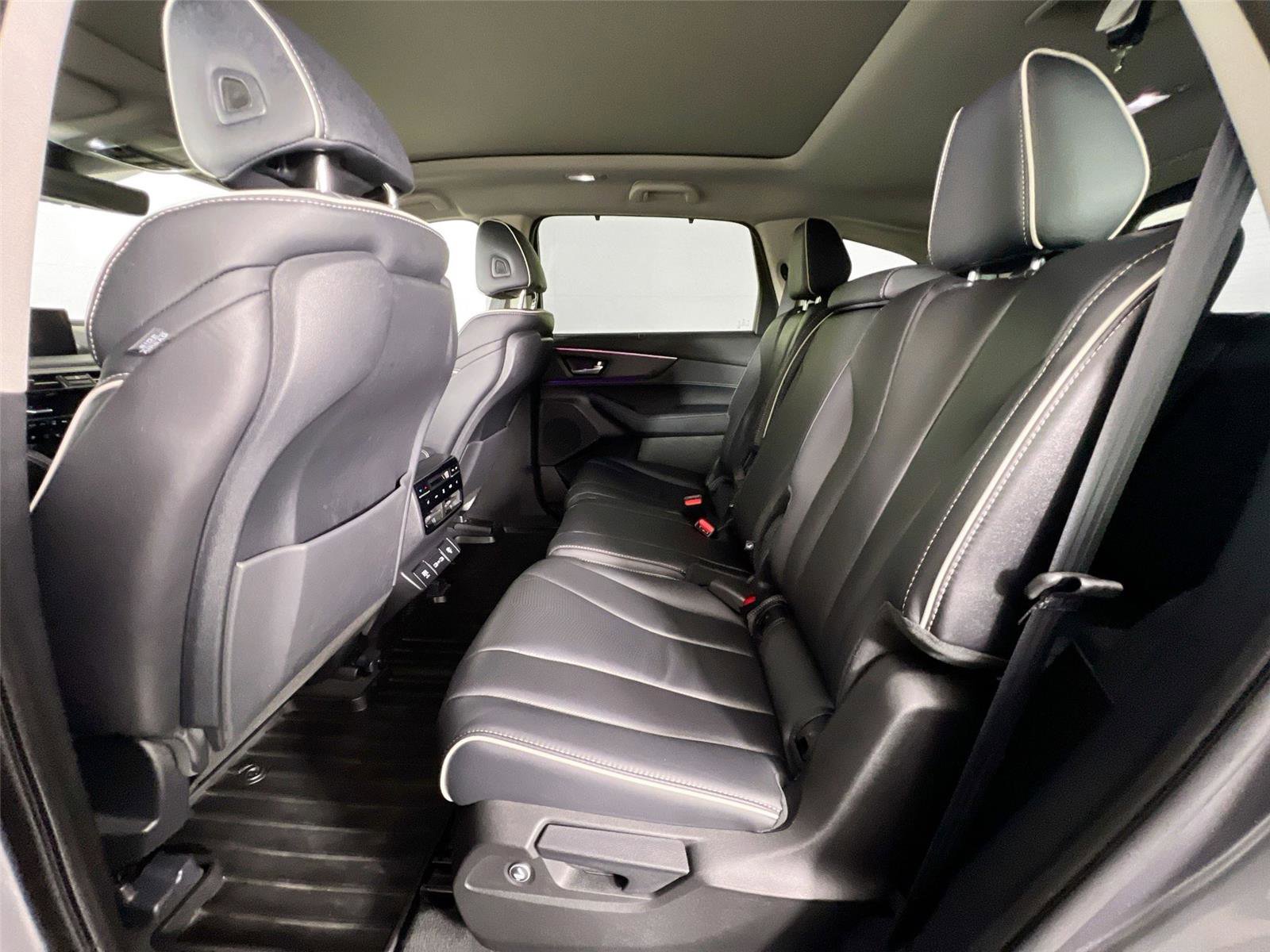 Used 2023 Acura MDX SH-AWD w/ Advance Package image 23