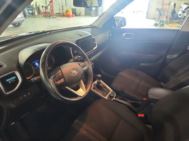 Used 2020 Hyundai Venue SEL w/ Convenience + Premium Package image 7