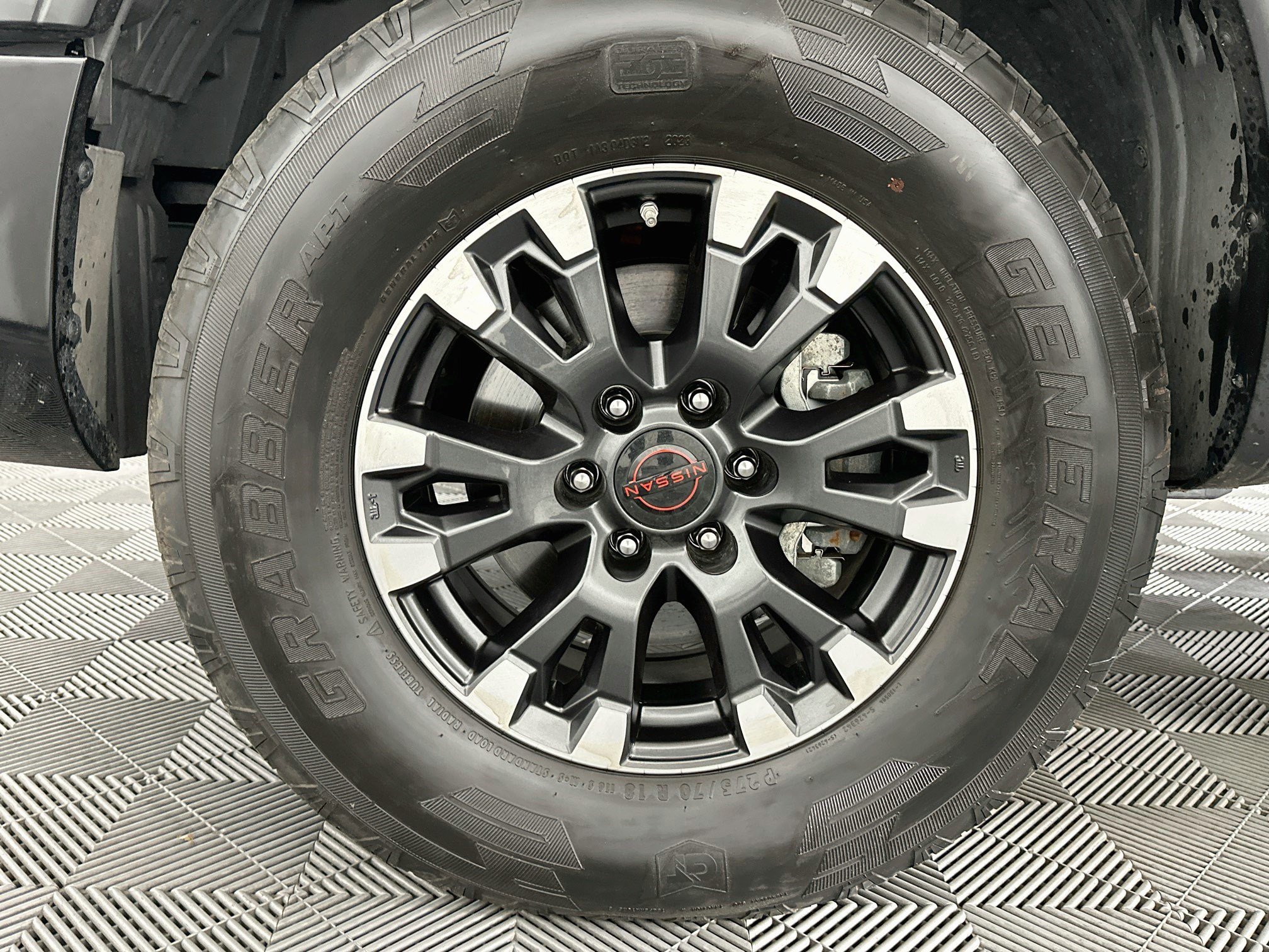 Used 2023 Nissan Titan PRO-4X w/ Pro-4x Convenience Package AWD/4WD image 33