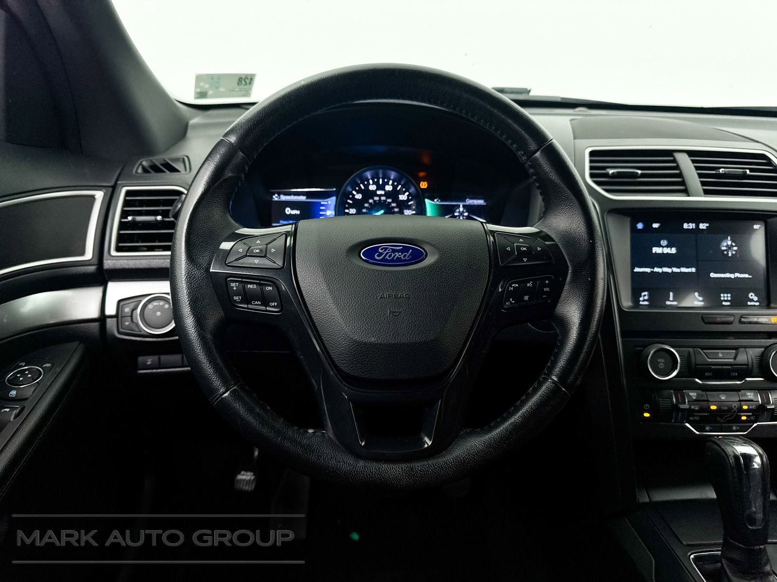 Used 2017 Ford Explorer XLT w/ Equipment Group 201A FWD image 30