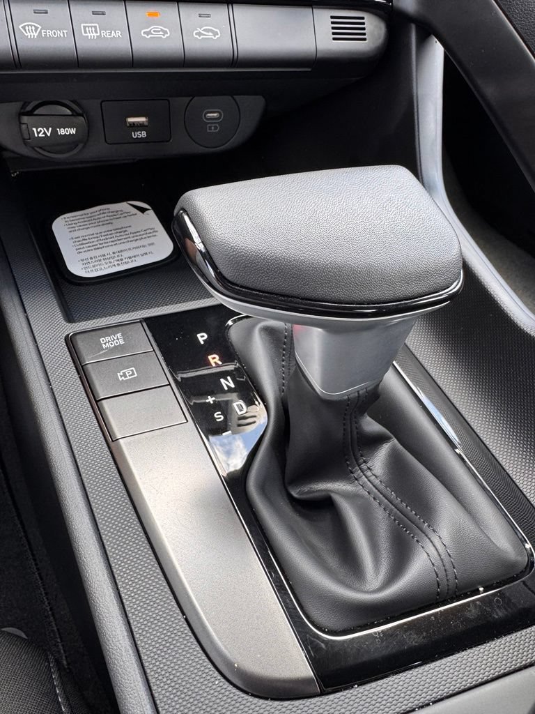 Used 2026 Hyundai Elantra Sport FWD image 21