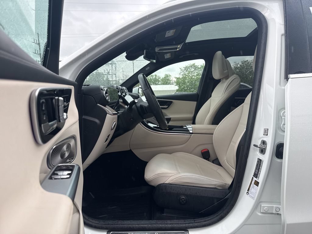 Used 2023 Mercedes-Benz GLC 300 4MATIC image 13
