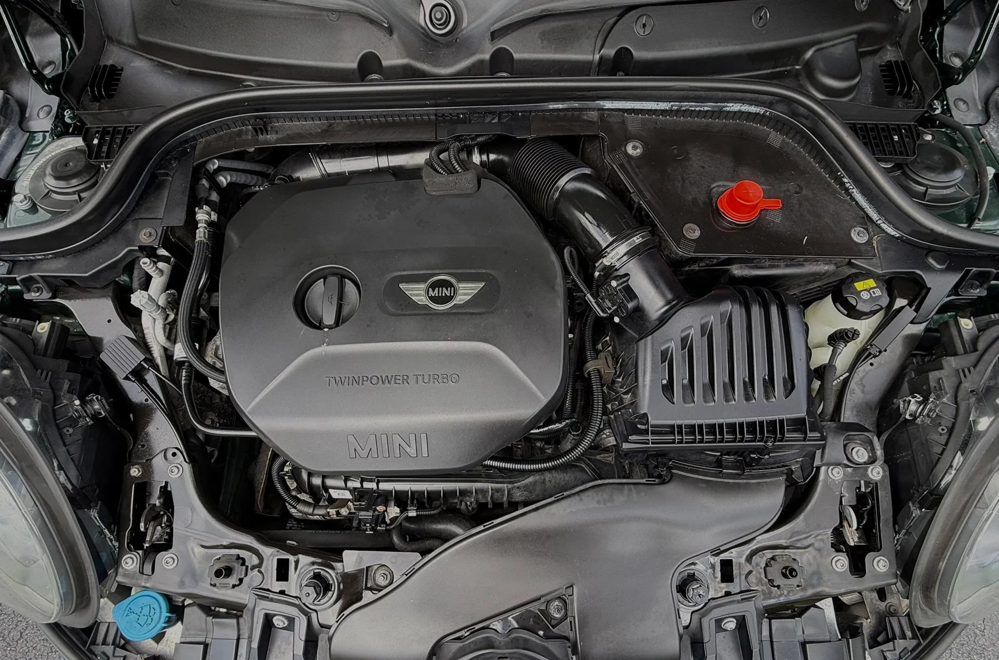 Used 2018 MINI Cooper 4-Door Hardtop FWD image 9