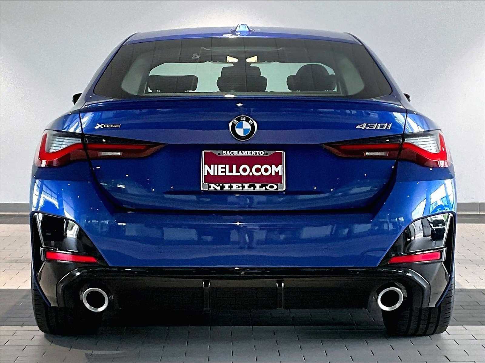 Used 2025 BMW 430i xDrive w/ M Sport Package image 9