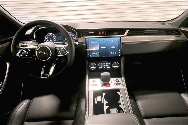 Certified 2025 Jaguar F-PACE R-Dynamic S AWD/4WD image 18
