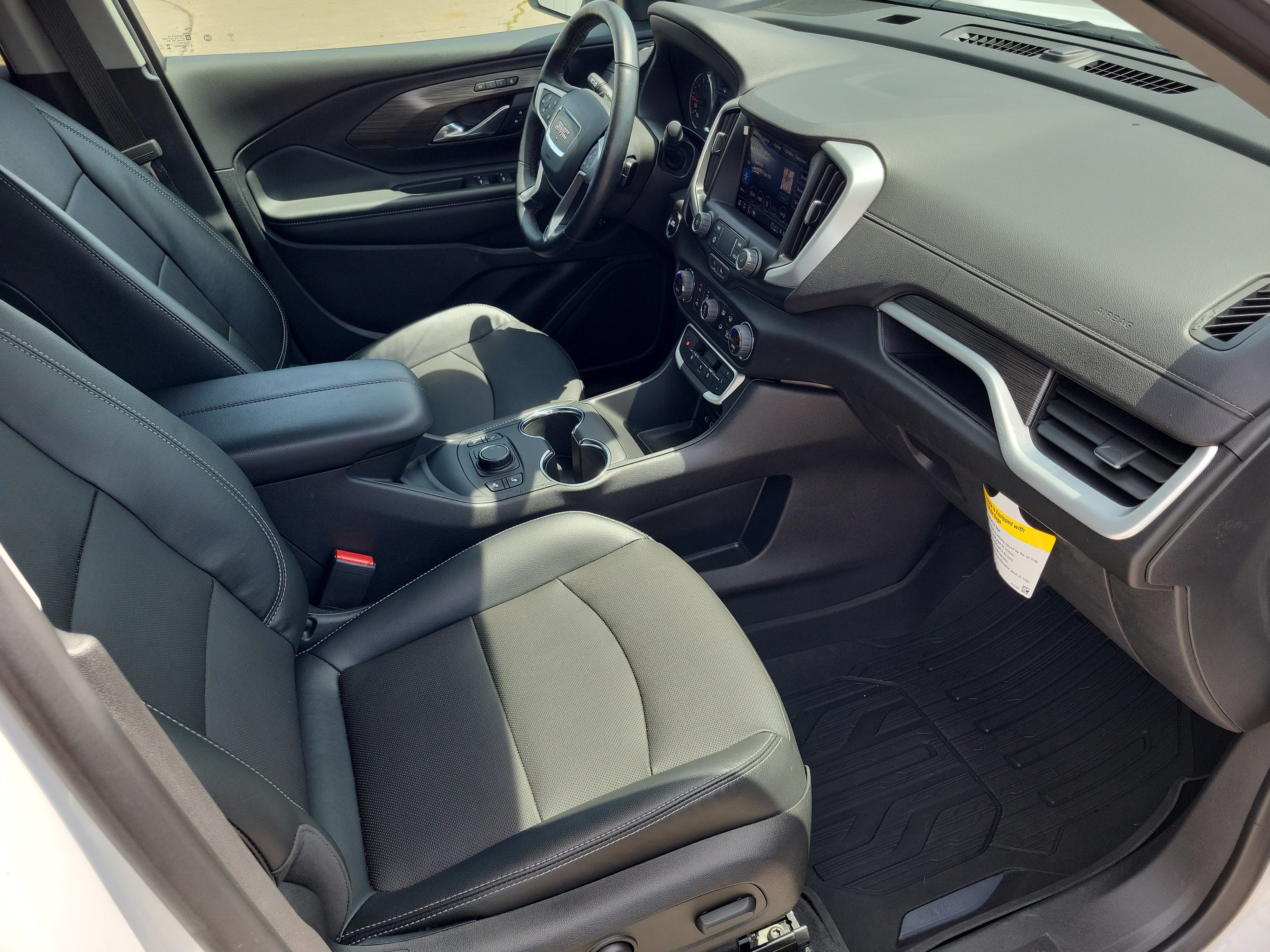 Used 2023 GMC Terrain SLT FWD image 8