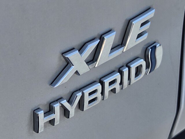 Used 2022 Toyota RAV4 XLE w/ Convenience Package AWD/4WD image 31