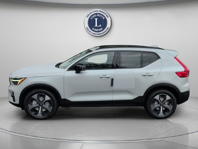 New 2026 Volvo XC40 B5 Plus w/ Protection Package Premier AWD/4WD image 13