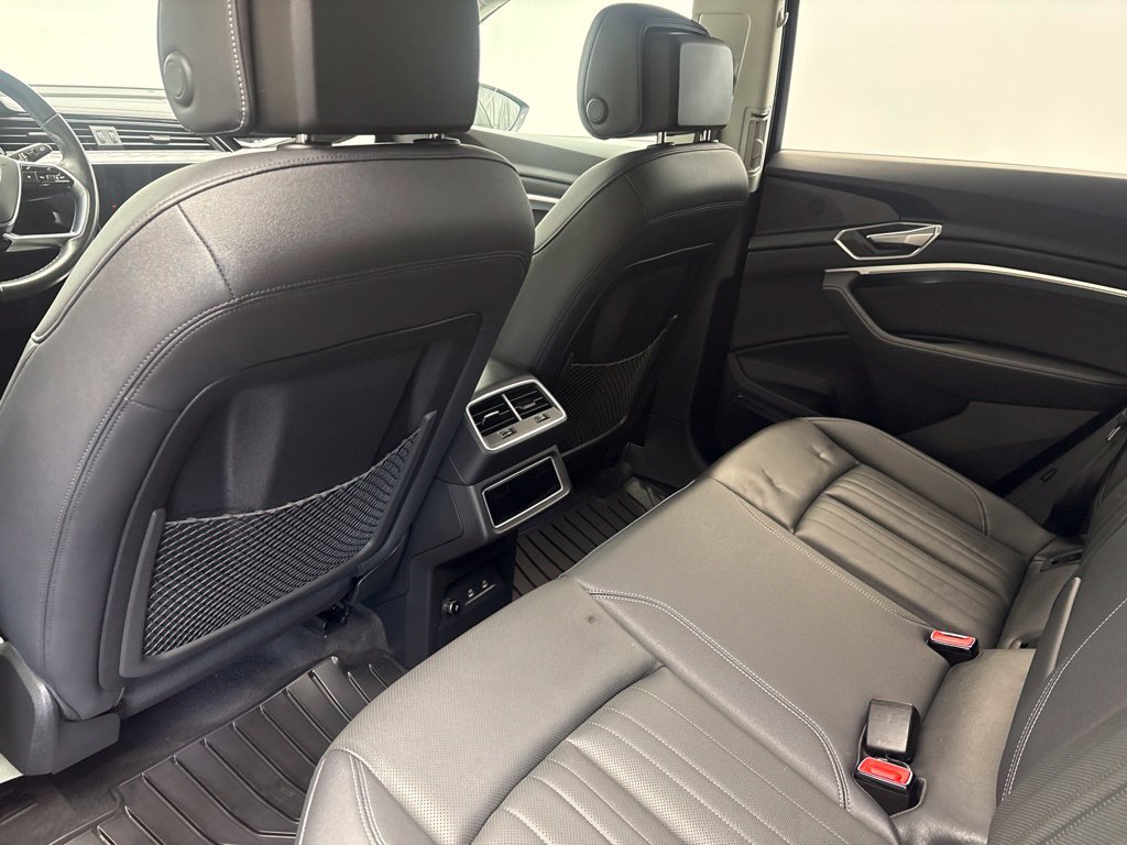 Used 2024 Audi Q8 e-tron Premium Plus AWD/4WD image 26