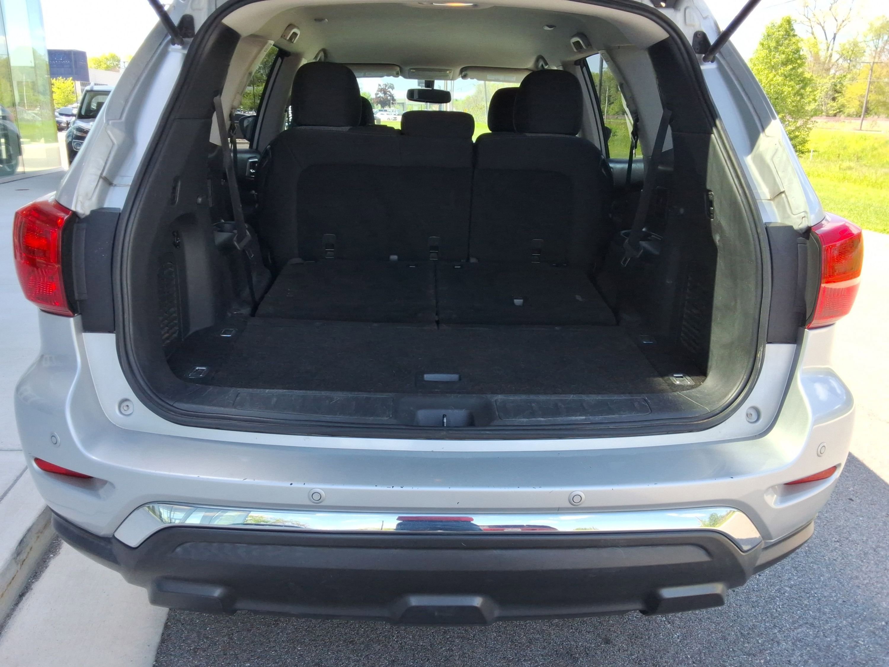 Used 2017 Nissan Pathfinder SV AWD/4WD image 30