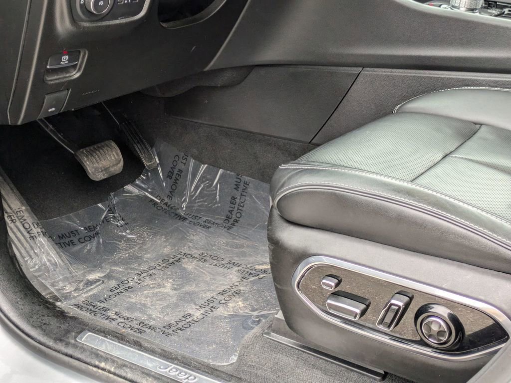 Certified 2024 Jeep Grand Cherokee L Overland w/ Advanced Protech Group III image 18