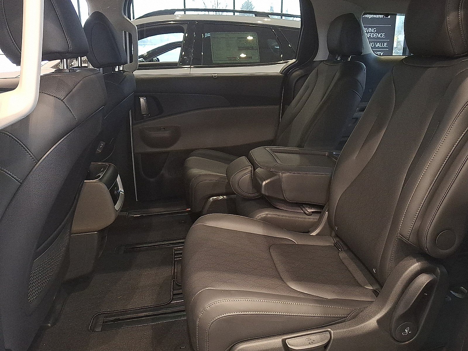 New 2026 Kia Carnival EX FWD image 8