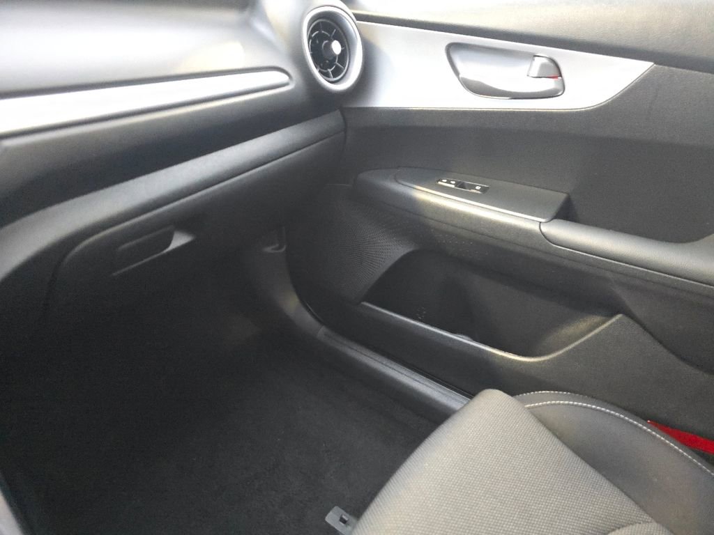 Used 2024 Kia Forte LXS image 31