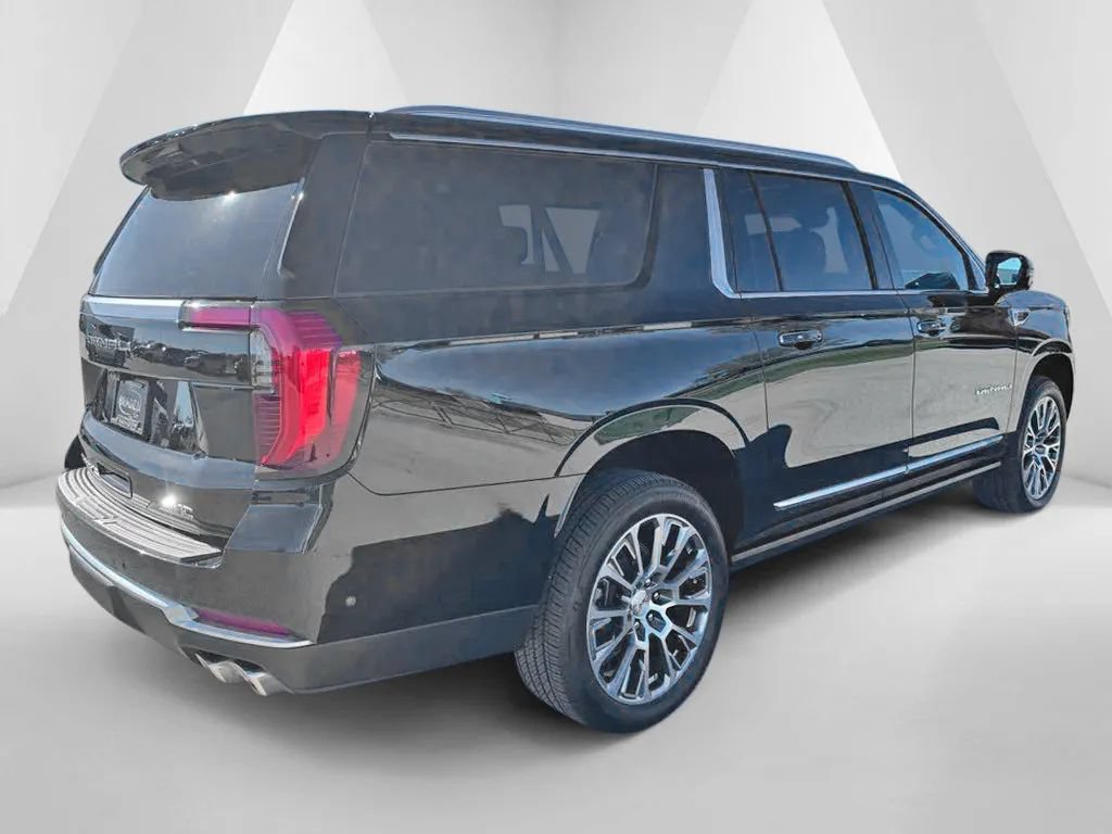 New 2026 GMC Yukon XL Denali w/ Denali Reserve Package AWD/4WD image 8