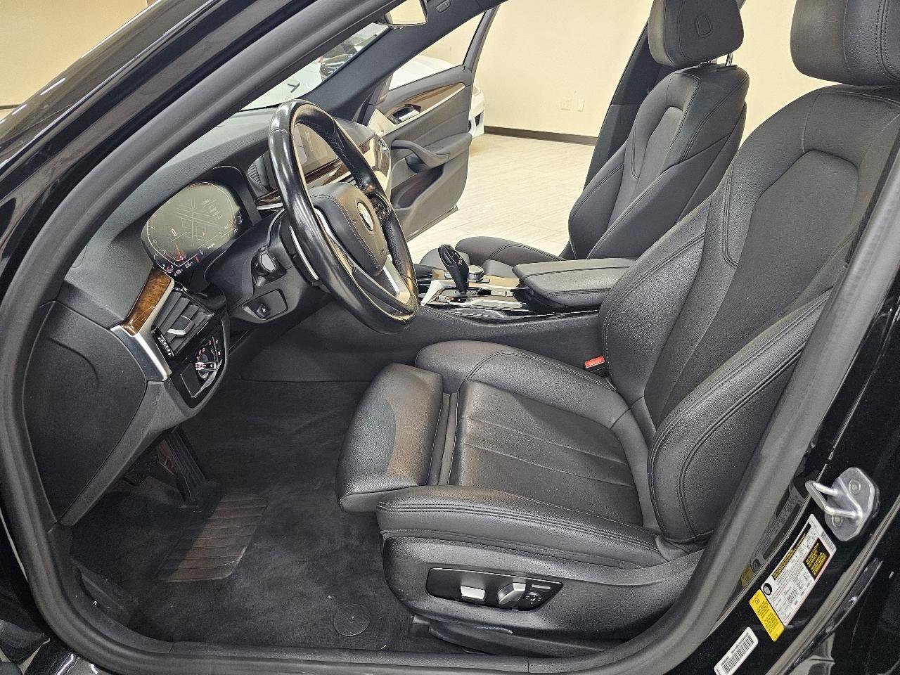 Used 2020 BMW 530i w/ Convenience Package RWD image 19