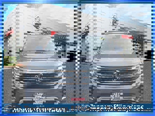 Used 2022 Volkswagen Atlas Cross Sport SE image 2