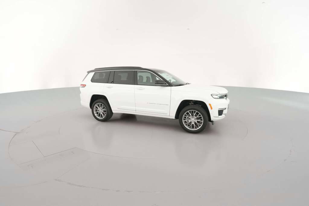 New 2025 Jeep Grand Cherokee L Summit w/ Luxury Tech Group V image 15