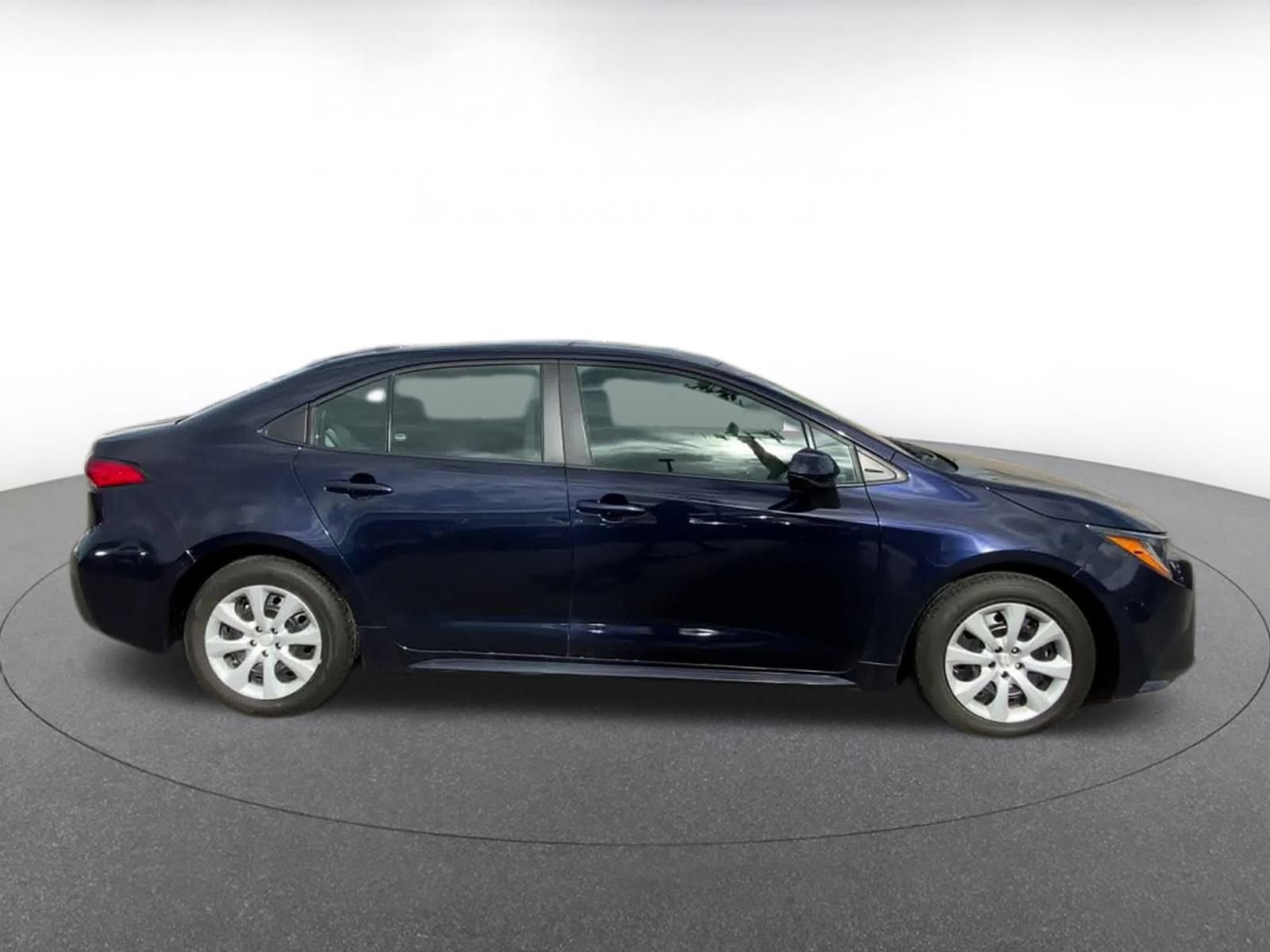 Used 2025 Toyota Corolla LE image 16