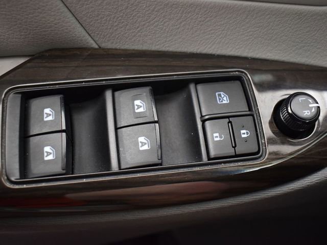 Used 2017 Toyota Sienna XLE w/ XLE Navigation Package image 29