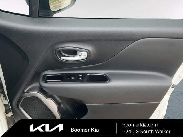 Used 2023 Jeep Renegade Latitude image 24