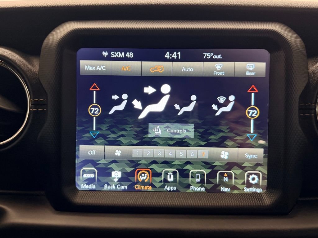 Used 2020 Jeep Wrangler Unlimited Sahara AWD/4WD image 19