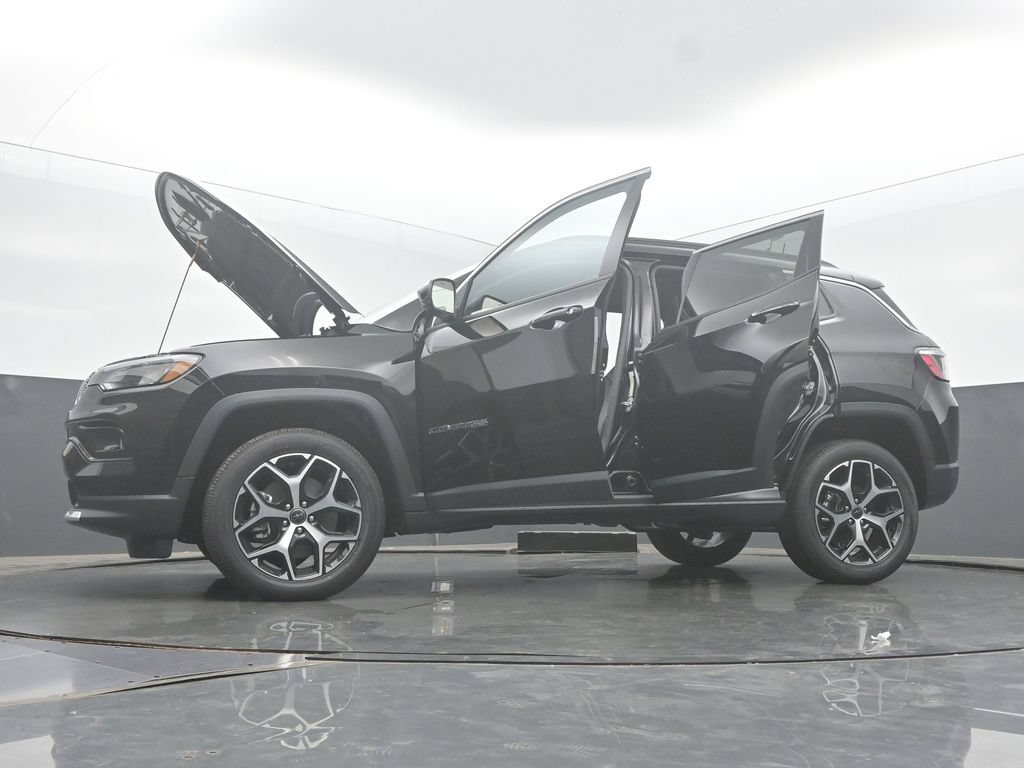 New 2026 Jeep Compass Limited w/ Sun, Sound & Navigation Group AWD/4WD image 57