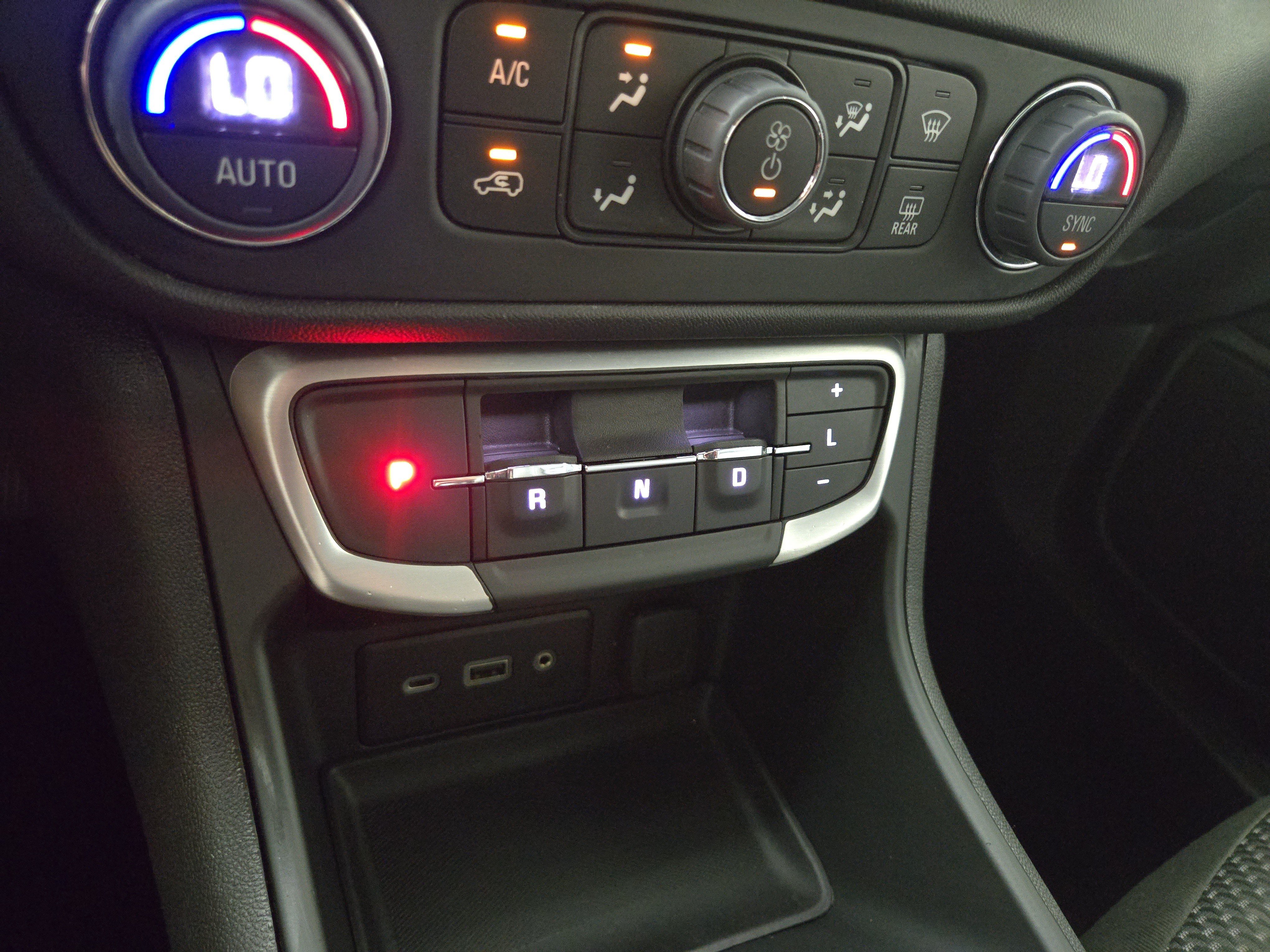 Certified 2024 GMC Terrain SLE w/ Driver Convenience Package FWD image 22