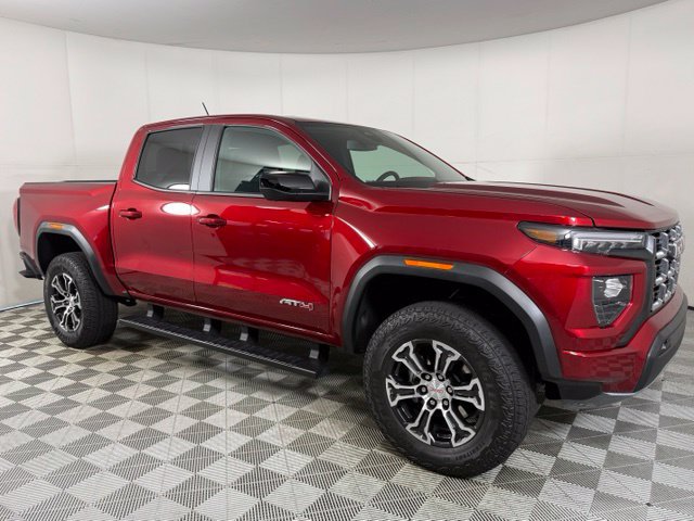 Used 2025 GMC Canyon AT4 w/ Technology Plus Package AWD/4WD image 10