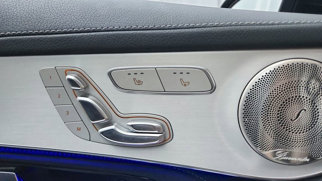 Used 2021 Mercedes-Benz GLC 63 AMG 4MATIC image 27