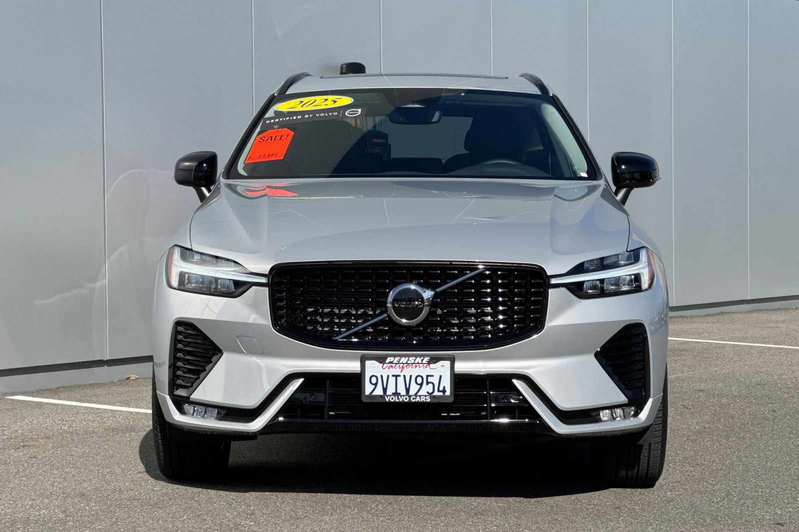 Used 2025 Volvo XC60 B5 Core w/ Protection Package Premier image 8