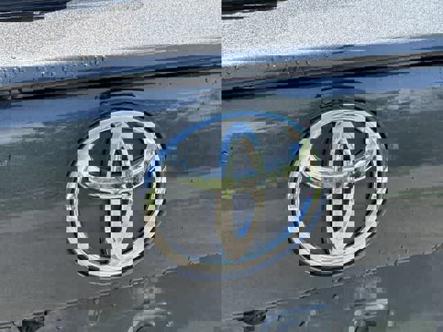 Used 2022 Toyota RAV4 LE AWD/4WD image 6