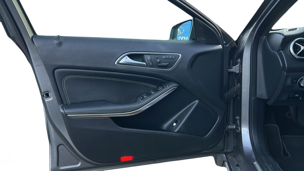 Used 2016 Mercedes-Benz GLA 250 image 10