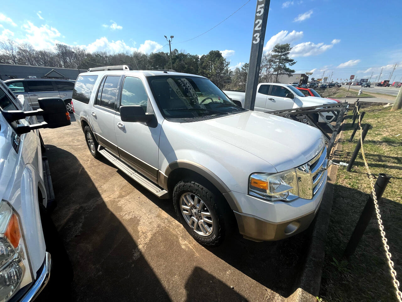 Used 2014 Ford Expedition EL XLT w/ Equipment Group 202A image 2