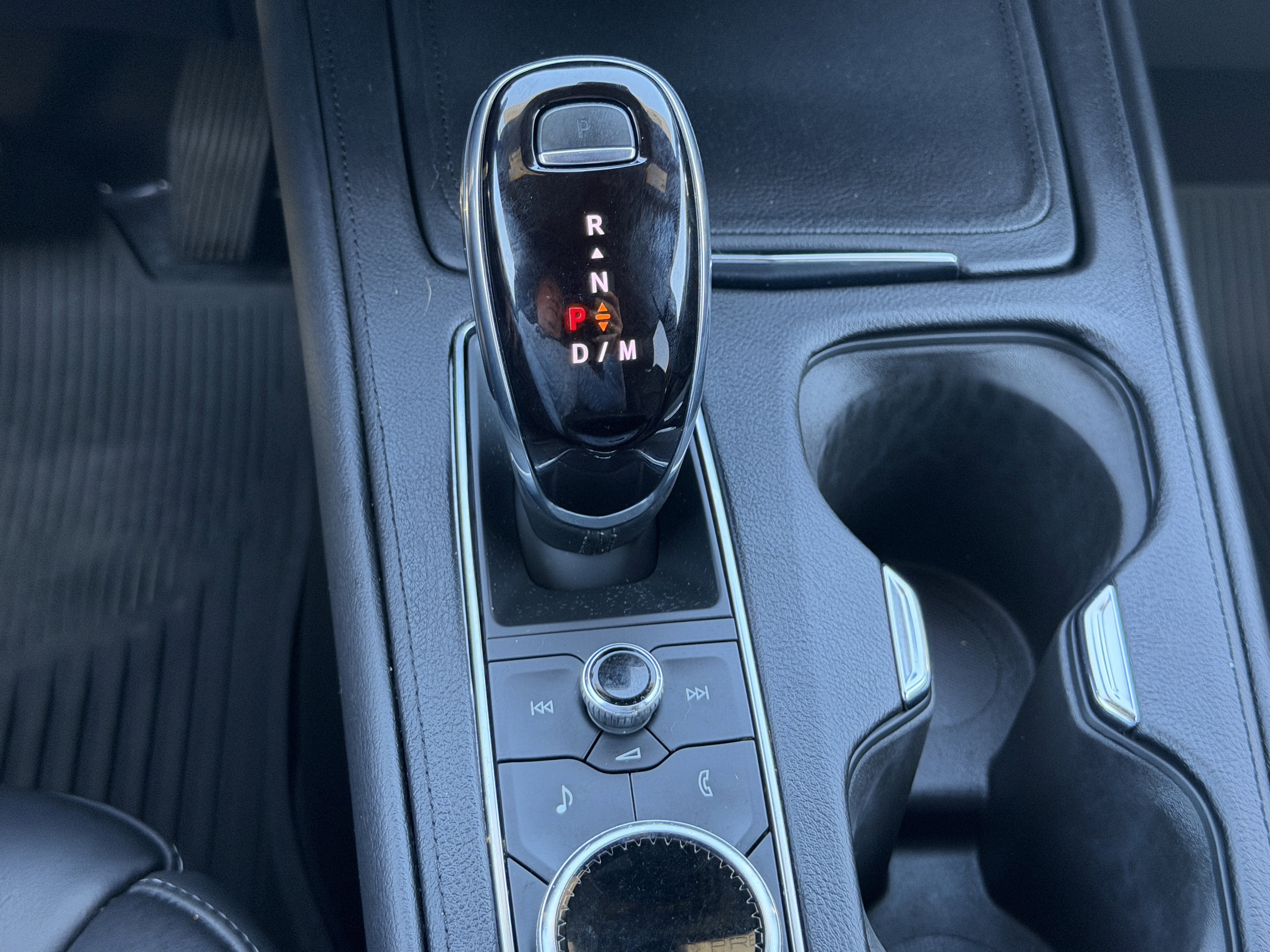 Certified 2022 Cadillac XT4 Premium Luxury w/ Enhanced Visibility Package image 25