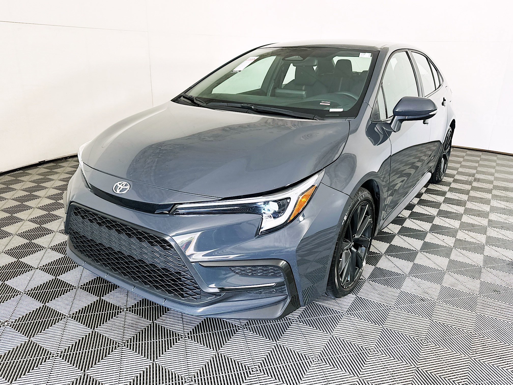 Used 2024 Toyota Corolla SE FWD image 7