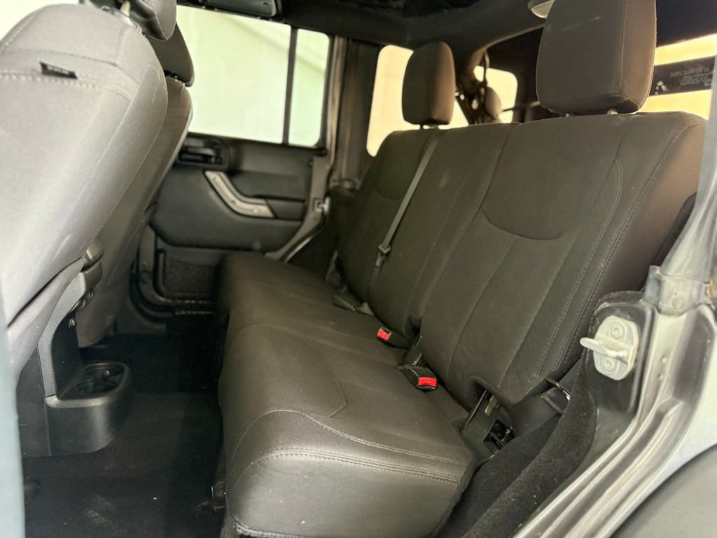 Used 2018 Jeep Wrangler Unlimited Sport S AWD/4WD image 35