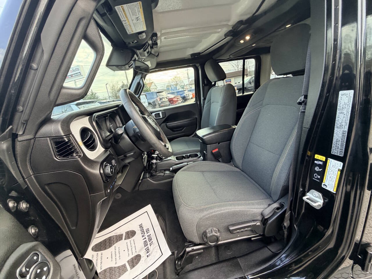 Used 2024 Jeep Wrangler Unlimited w/ Convenience Group AWD/4WD image 34