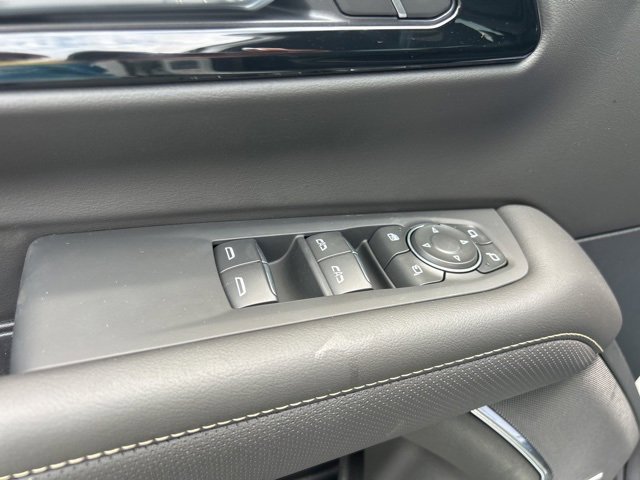 New 2025 Chevrolet Suburban Premier image 13