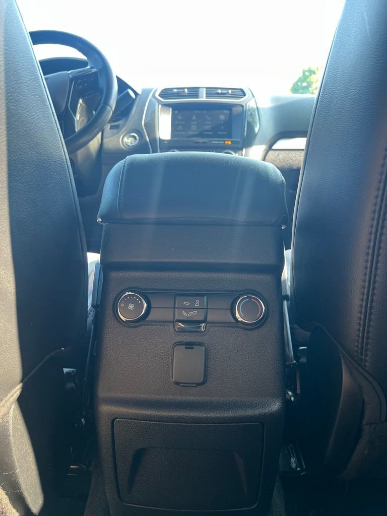 Used 2017 Ford Explorer XLT w/ Equipment Group 202A FWD image 20