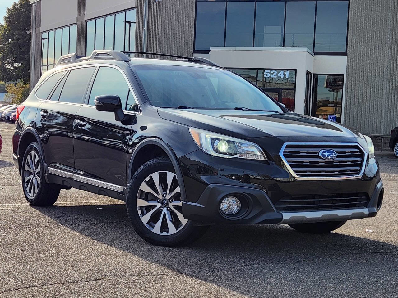 Used 2017 Subaru Outback 3.6R Touring w/ Protection Package #1 image 33