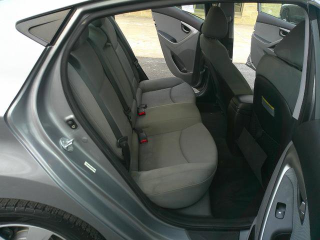 Used 2013 Hyundai Elantra GLS w/ Preferred Pkg image 7