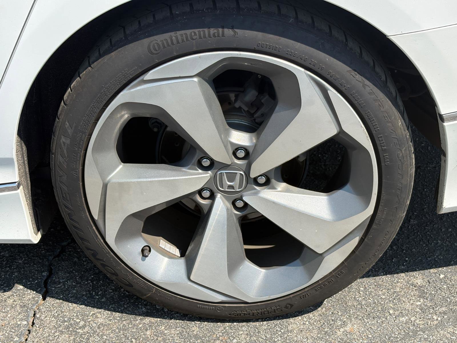 Used 2018 Honda Accord Touring image 14