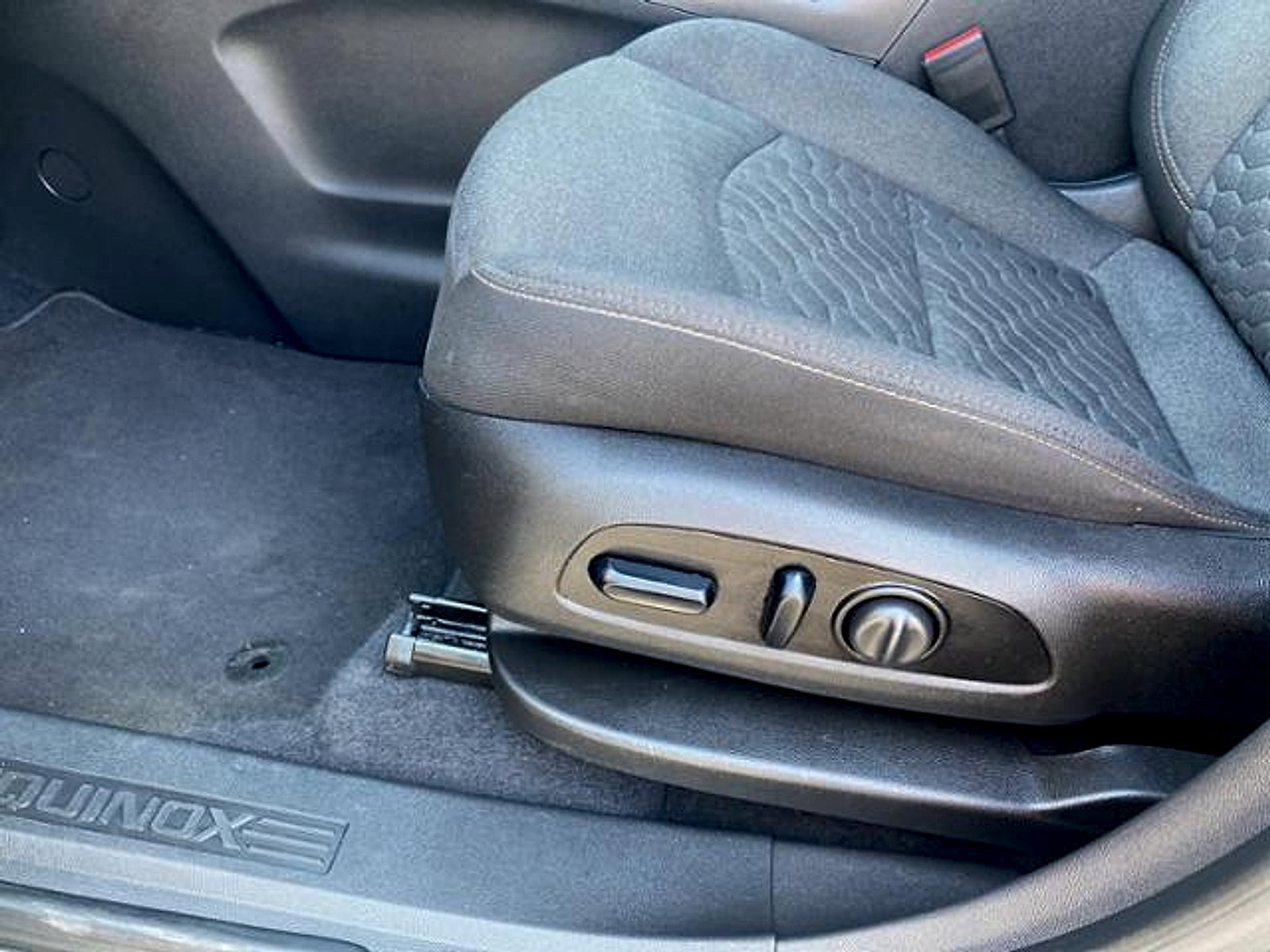 Used 2021 Chevrolet Equinox LT AWD/4WD image 21