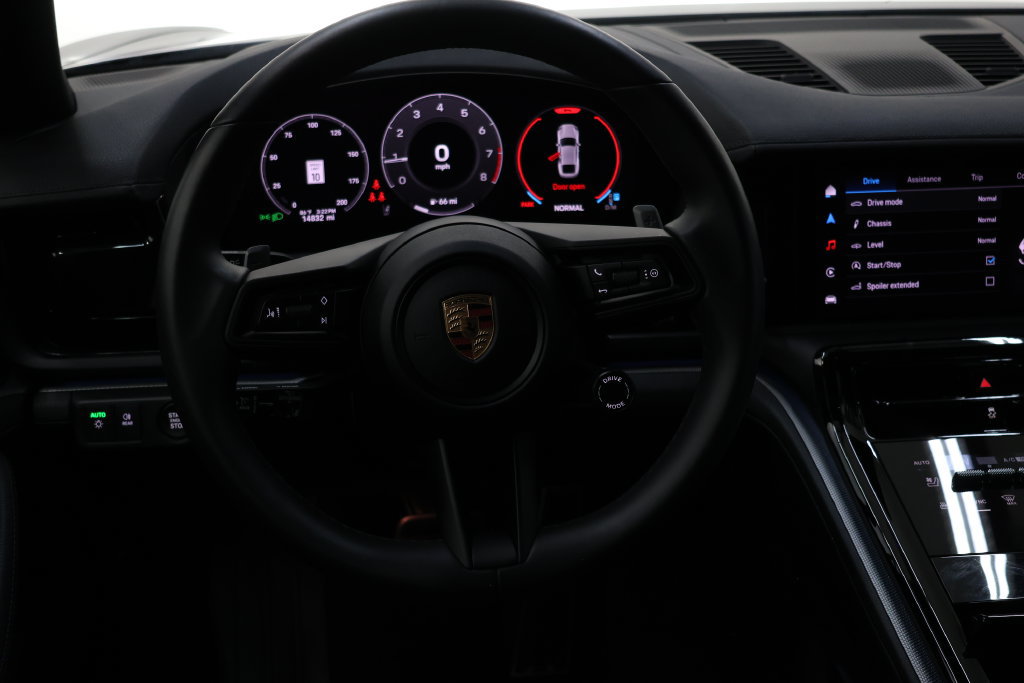 Used 2025 Porsche Panamera image 77