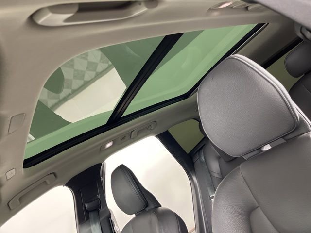 Used 2025 Volvo XC60 B5 Plus image 33