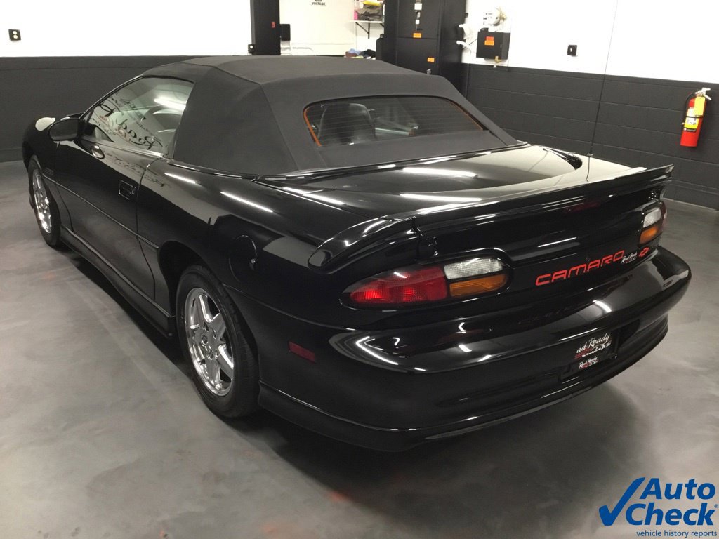 Used 2000 Chevrolet Camaro Z28 w/ Sport Appearance Pkg RWD image 18