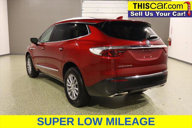 Used 2023 Buick Enclave Essence image 5