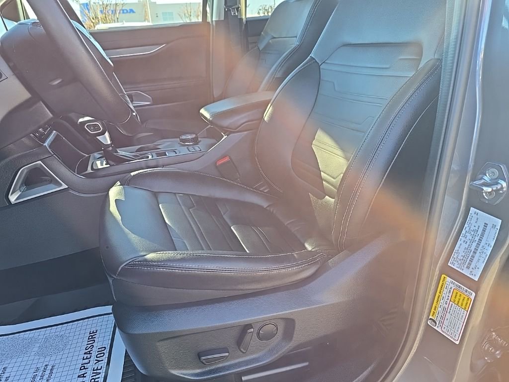 Used 2025 Ford Ranger Lariat w/ FX4 Off-Road Package image 21